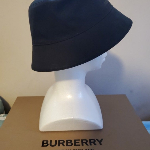 Burberry reversible bucket hat - Picture 6 of 12